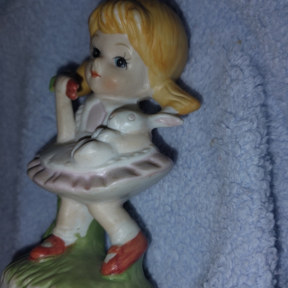Vintage Homco Porcelain Girl with Bunny - Picture 2 of 4